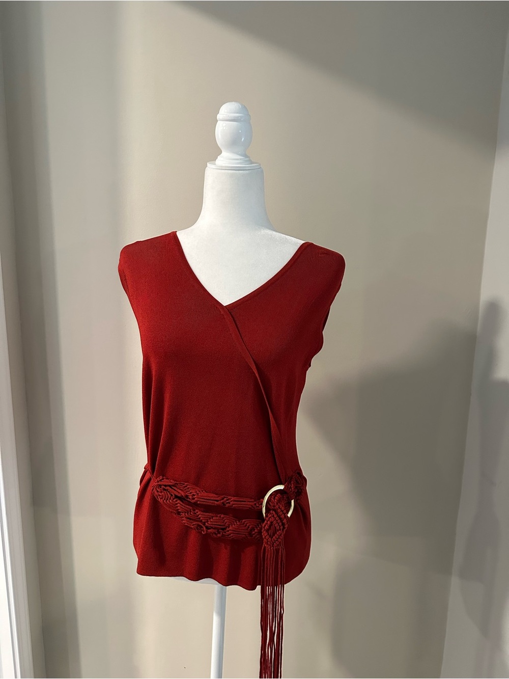Willi Smith Brick Red V-Neck Sleeveless Top with Braided Belt